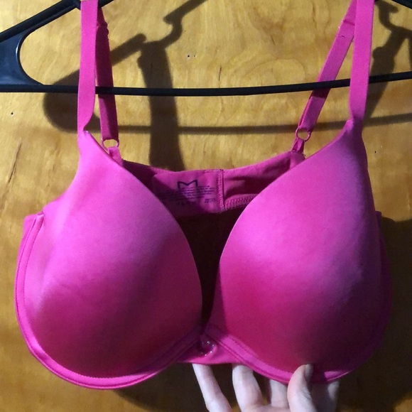 5 Bras - Picture 7 of 9